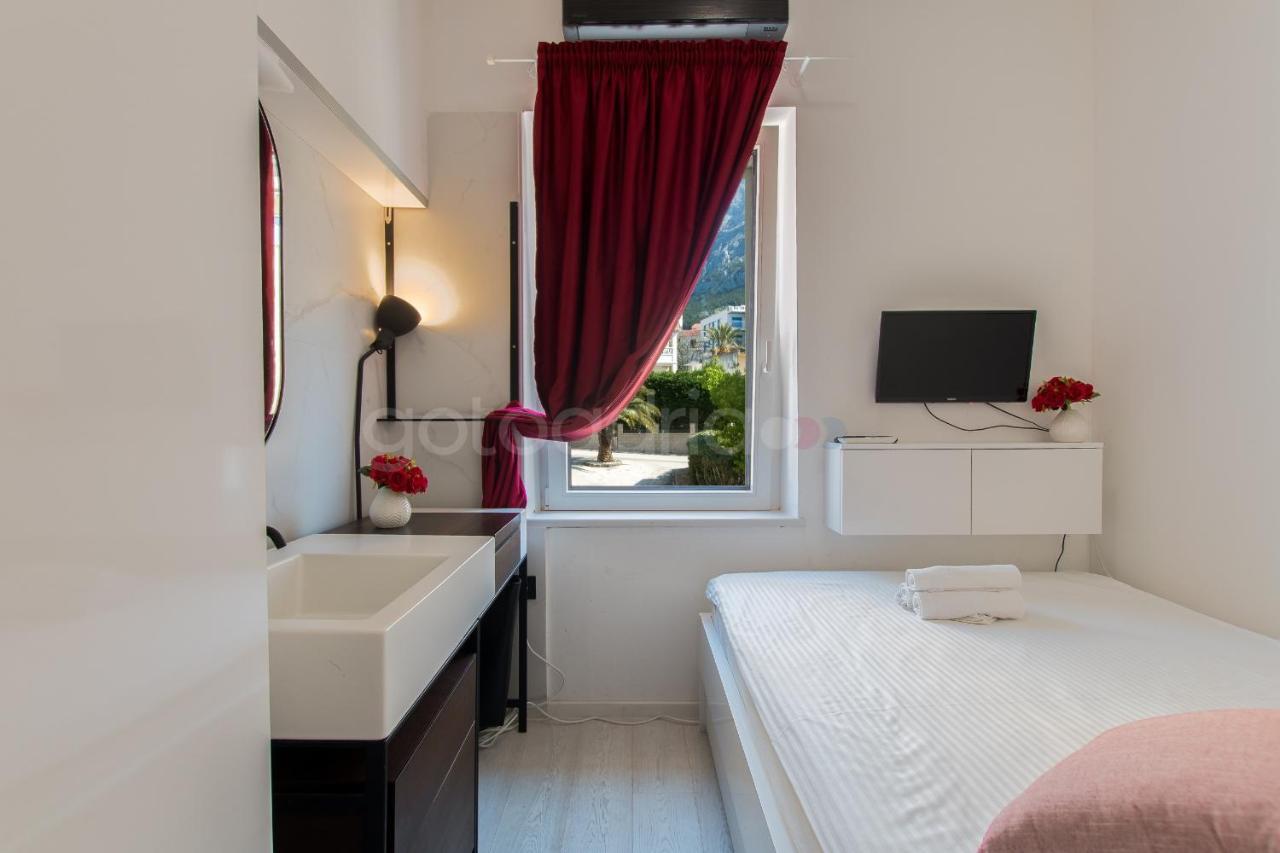 Beachfront Deluxe B&B マカルスカ エクステリア 写真