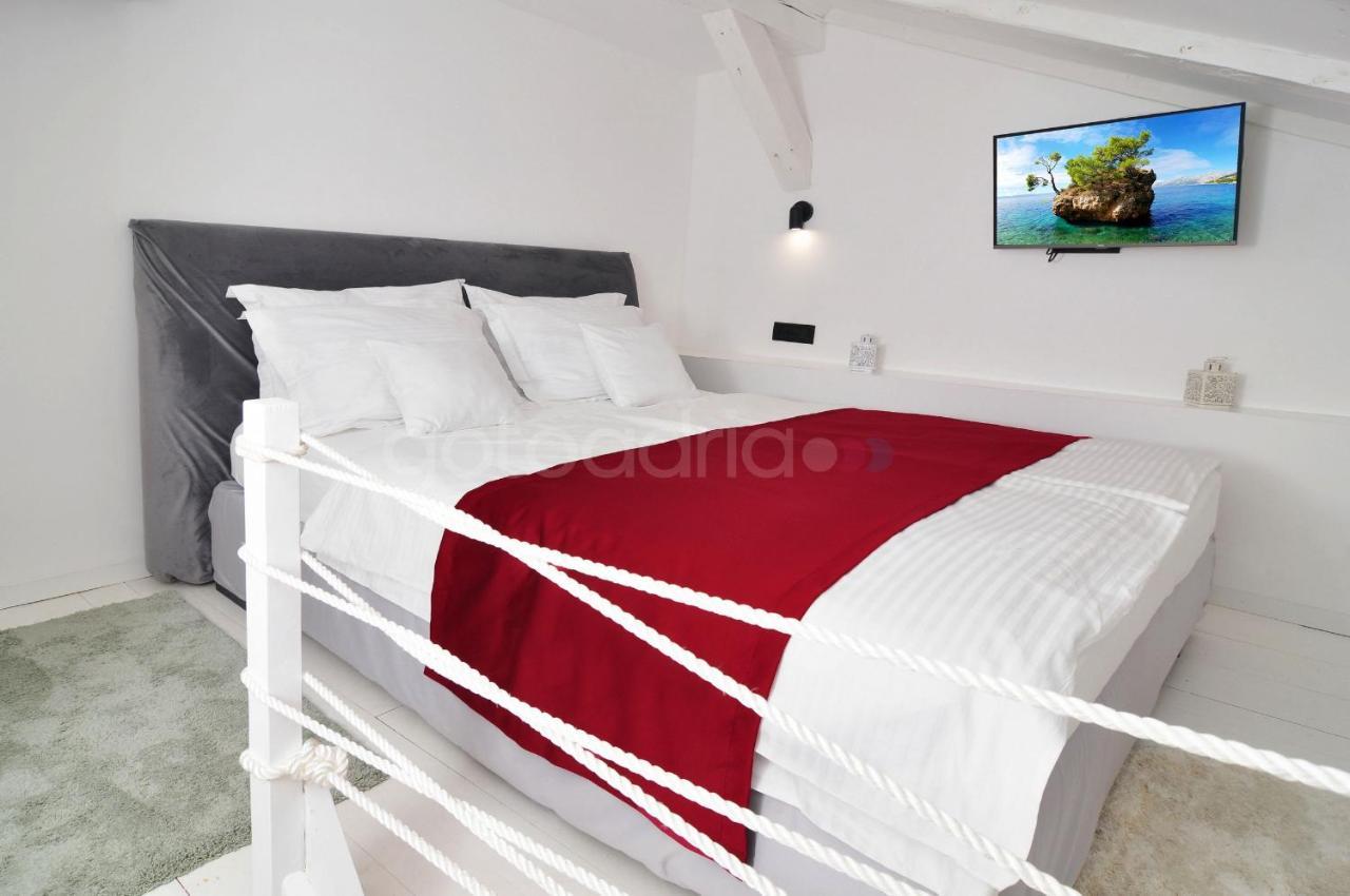 Beachfront Deluxe B&B マカルスカ エクステリア 写真